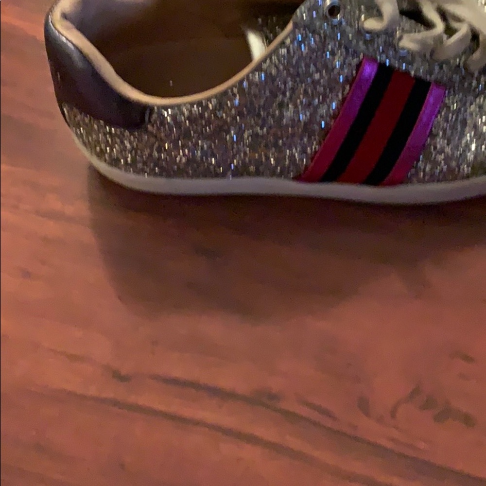 Gucci gym shoes
